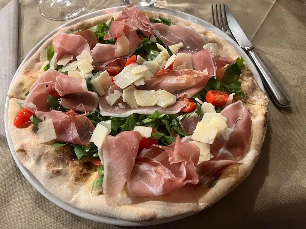 jj h_Locanda Pizzeria Sonamour_Pagliare_review