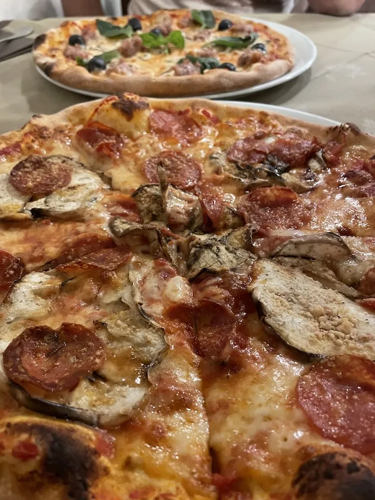 Locanda Pizzeria Sonamour_Pagliare_slider_image_3