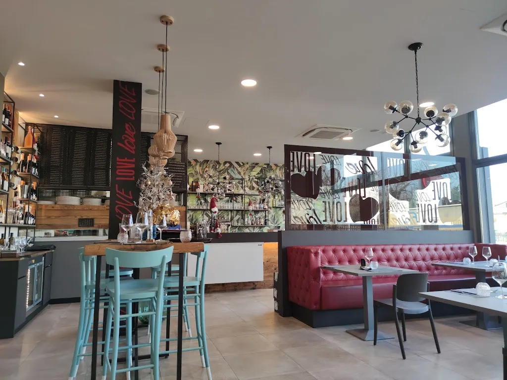 LOVE pizza&bistrot restaurant in Cadè-Gaida