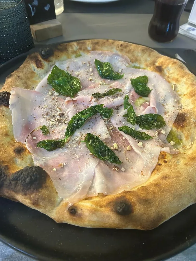 LOVE pizza&bistrot_Cadè-Gaida_slider_image_3