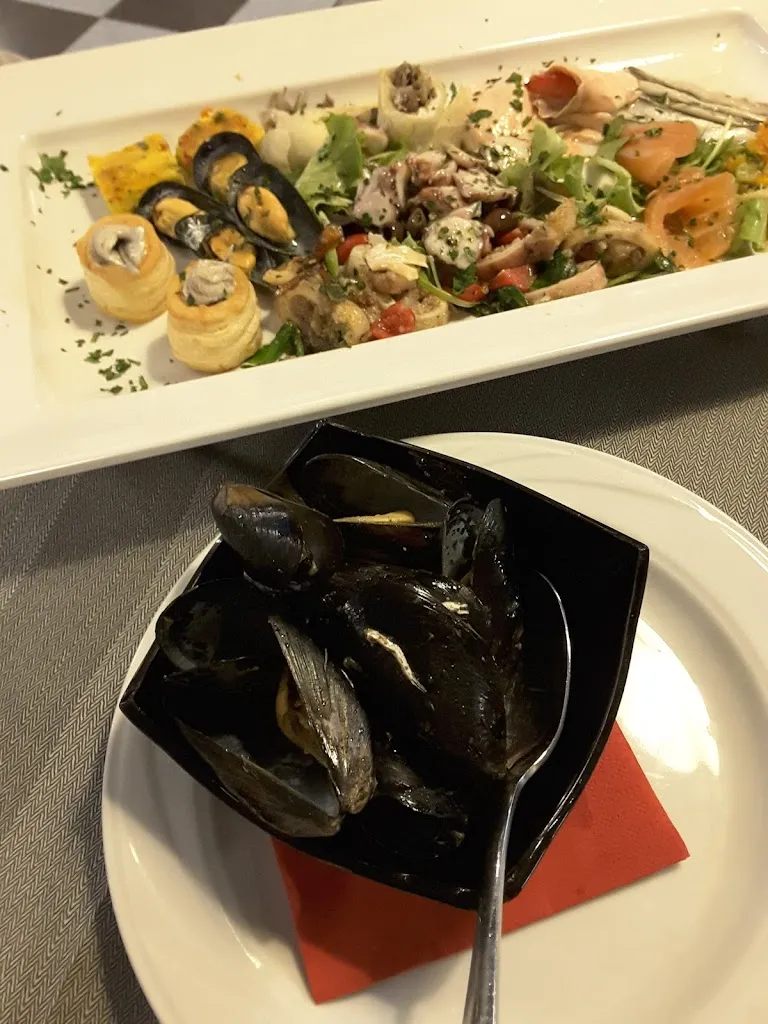 Menu_Polis Seafood Restaurant and Pizzeria_Cadè-Gaida_image_7