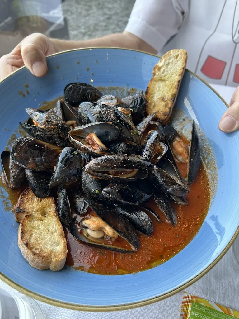 simonetta rech_Polis Seafood Restaurant and Pizzeria_Cadè-Gaida_review