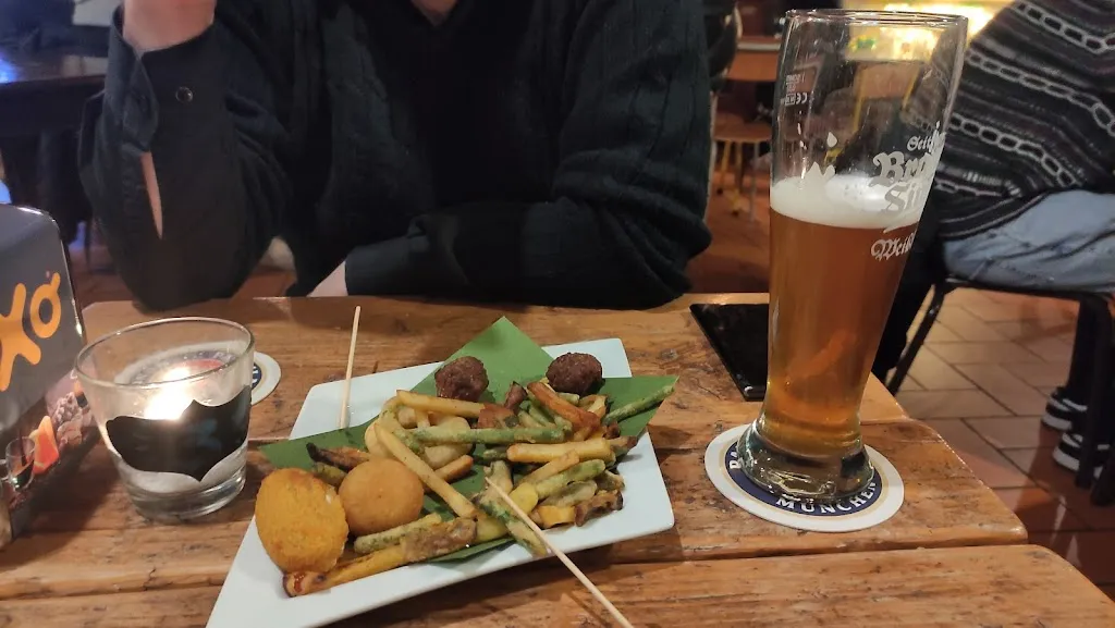 Michela De Luigi_VecchieMuraPubBudrio_Budrio_review