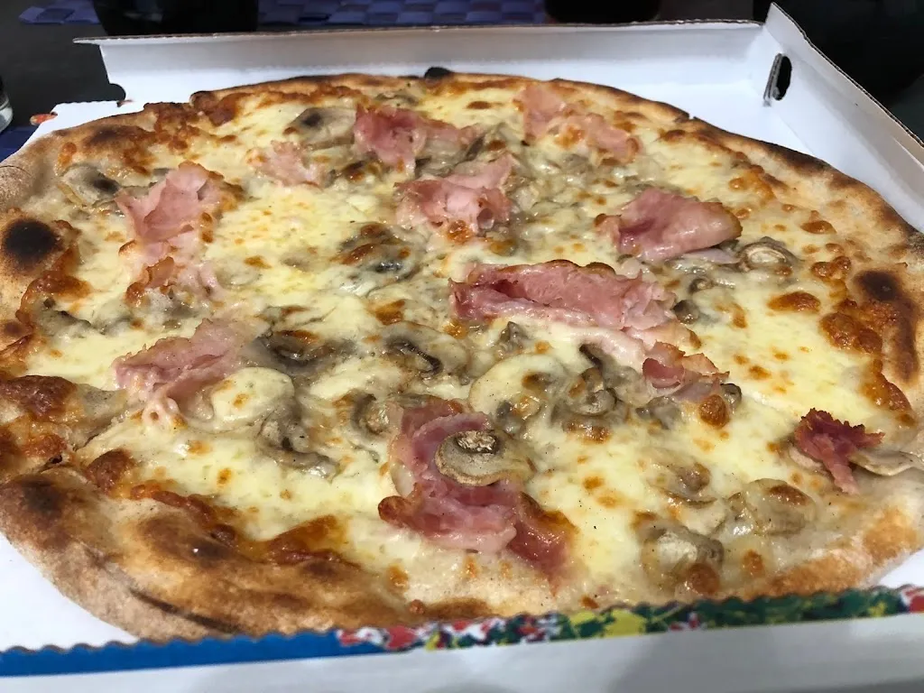 Pizzeria l'Asso di Spada di Seghini Giorgia C. Snc_Pagliare_slider_image_2