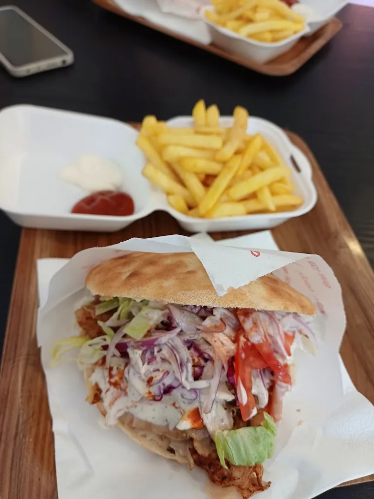 BUDRIO TURKISH KEBAP & PIZZA_Budrio_slider_image_3