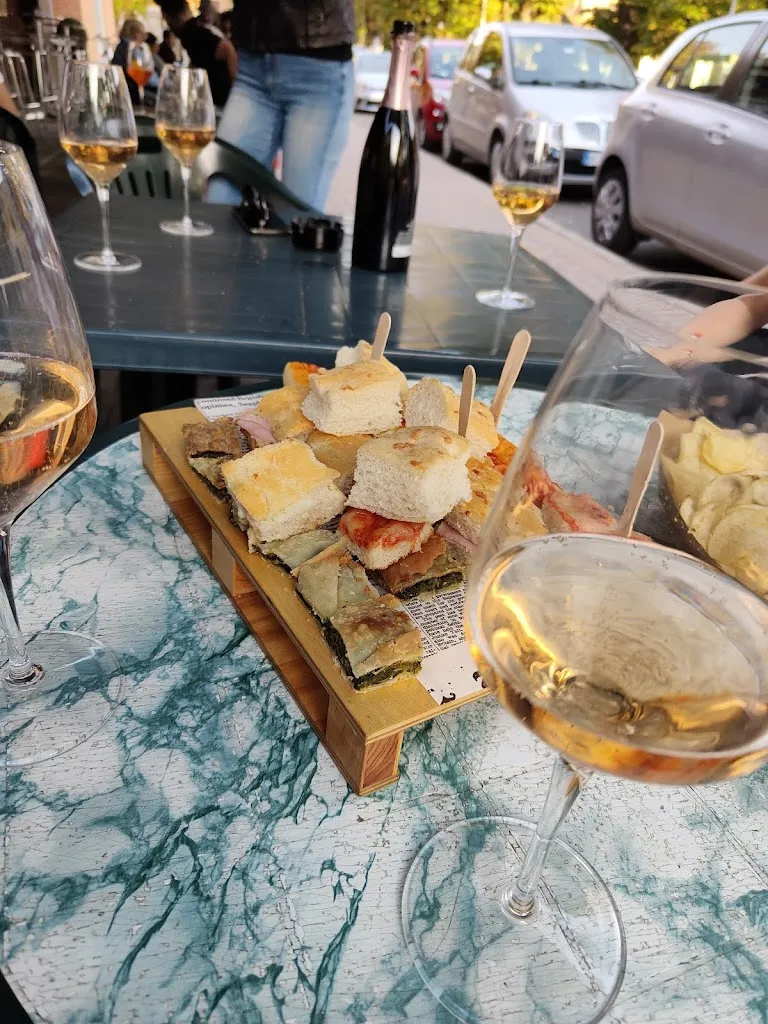 Simone Girotti_Pausa Caffè di Cabassi Stefano_Cadelbosco di Sopra_recensione