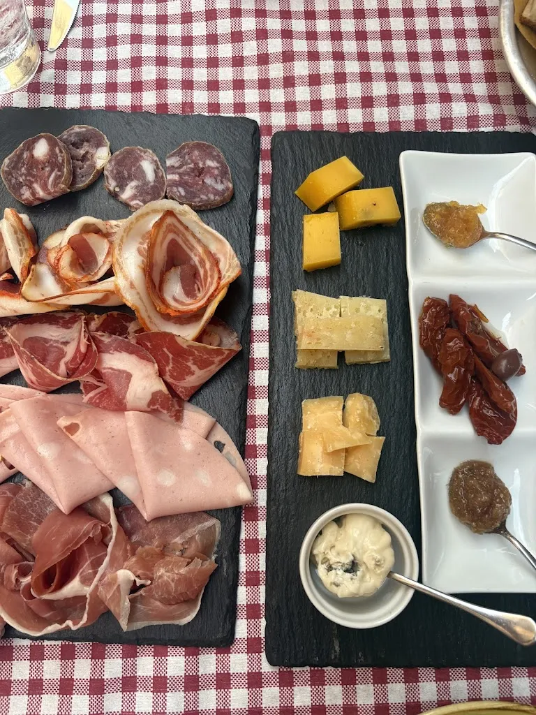 Ana_A Sud_Calerno_review