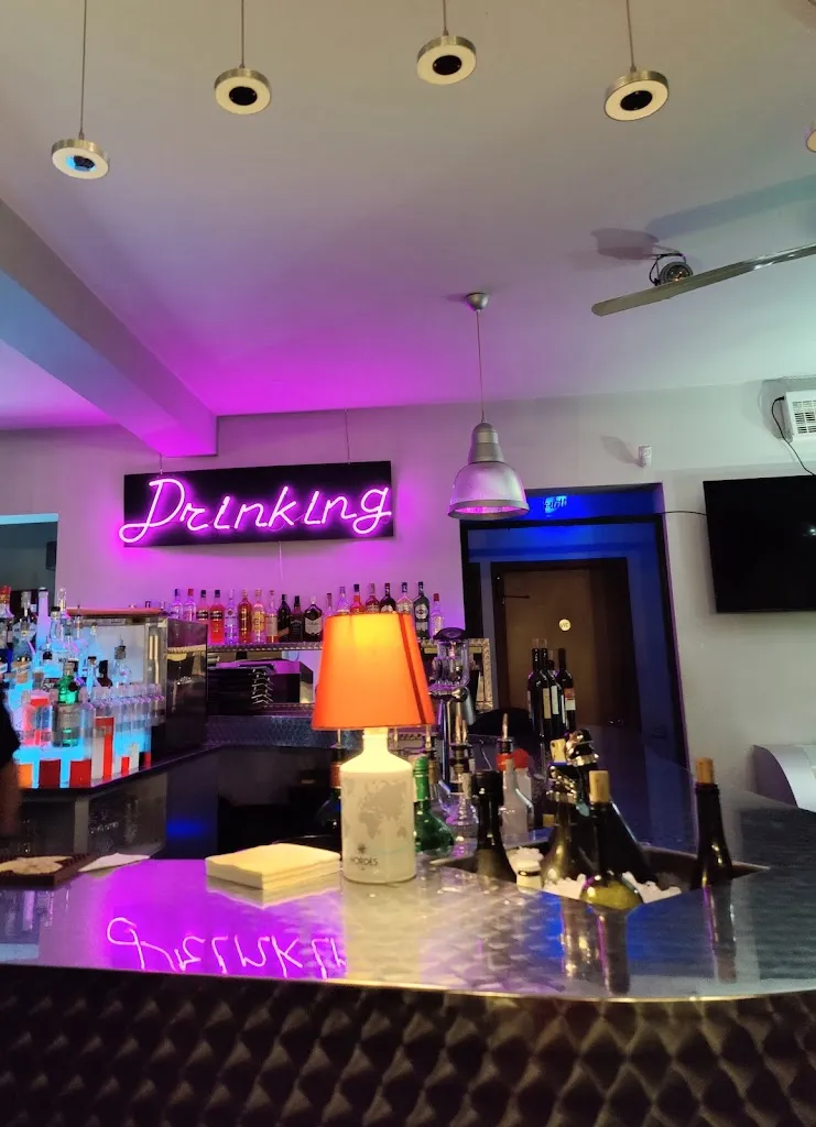 Michał Piątkowski_Drinking_Calderino_review