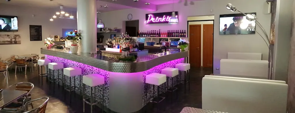 Drinking restaurant in Calderino