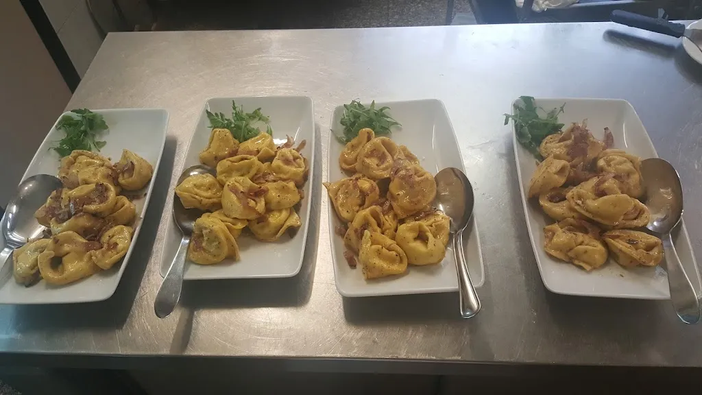 Ristorante Dal Piccolo Principe_Calderino_slider_image_3