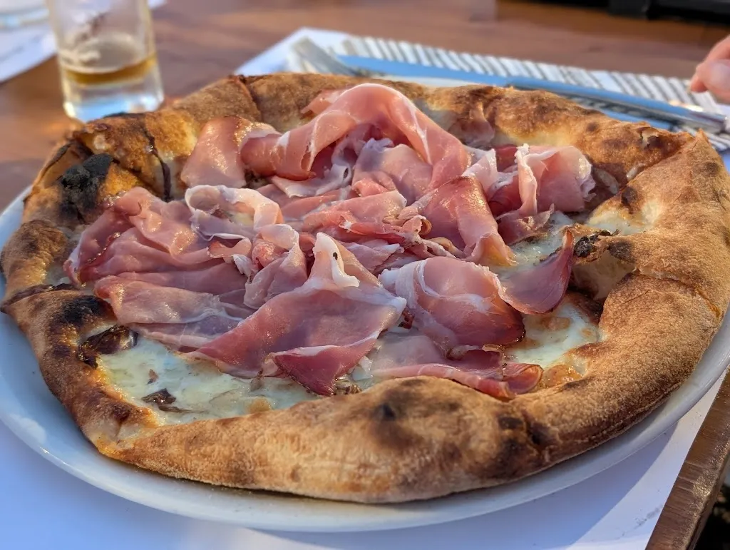 Basilikò Pizza Cucina e Braci_Paglieta_slider_image_3