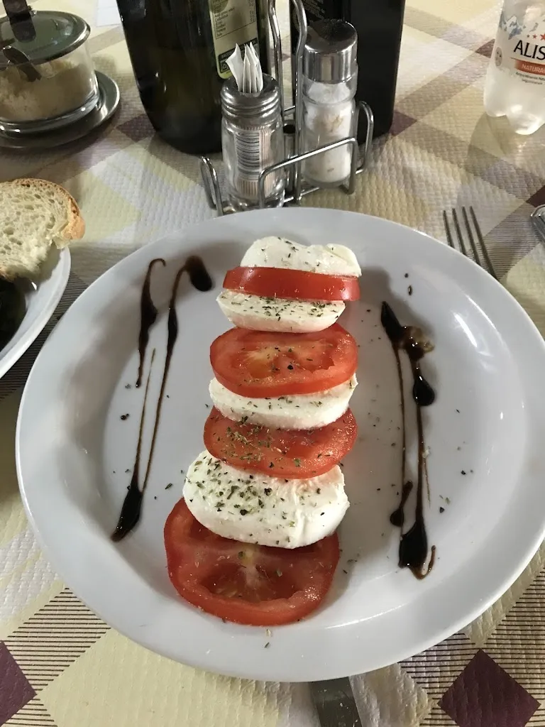 Antica Osteria Il Bottegone_Camposanto_slider_image_2