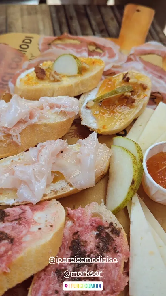 I Porci Comodi restaurant in Camposanto