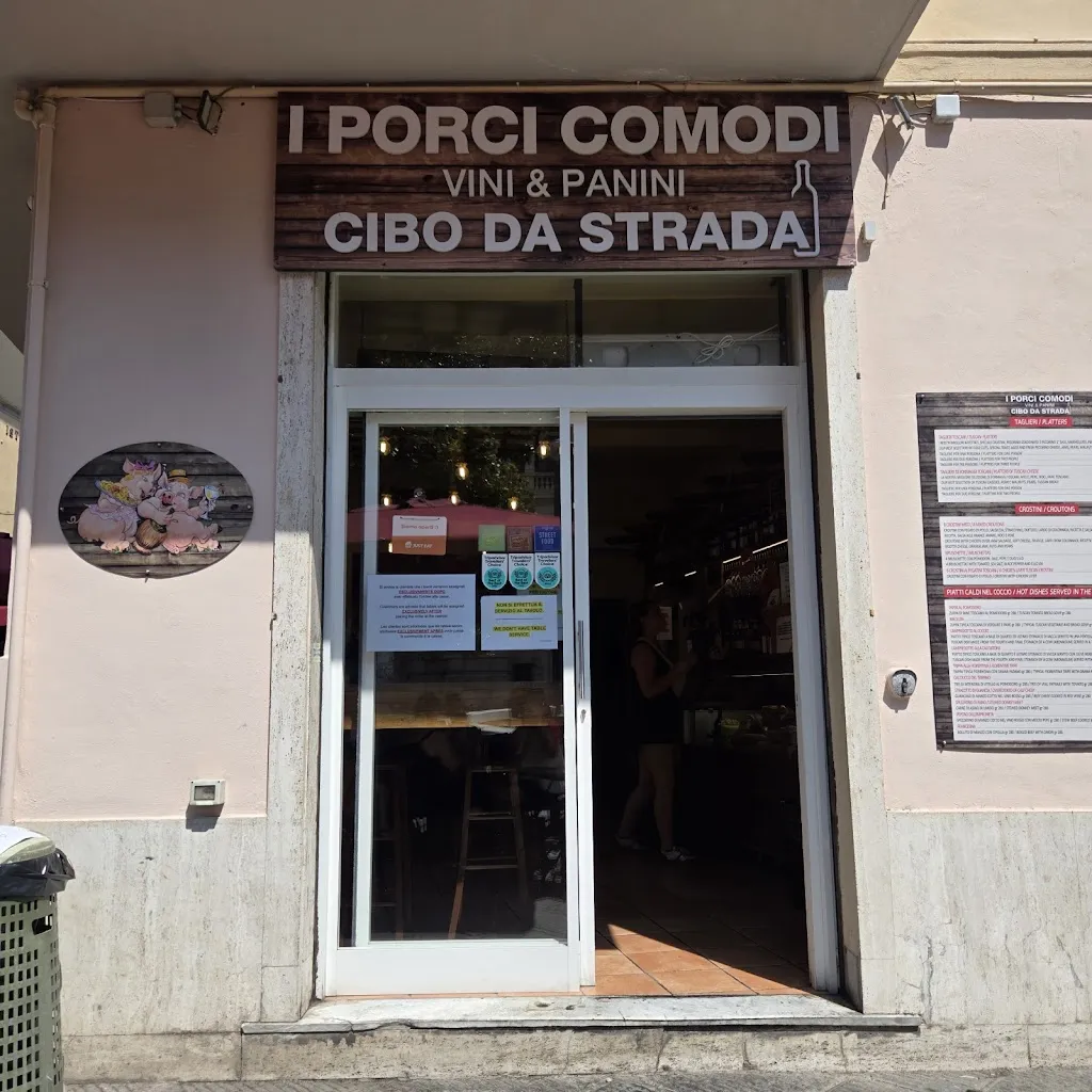 I Porci Comodi_Camposanto_slider_image_2