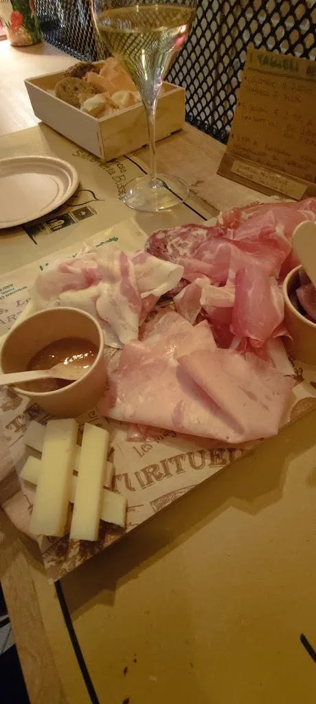 Marella Alcorini_Famosa Salumeria Bussei_Campagnola Emilia_recensione