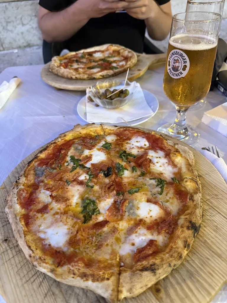 Ieva Klimavičienė_Pizzeria Partenopea_Campogalliano_review