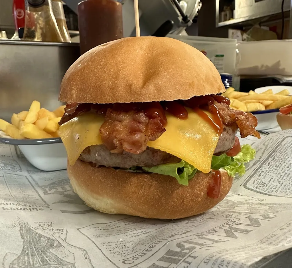 Hamburgeria Bellaria_Carpaneto Piacentino_slider_image_2