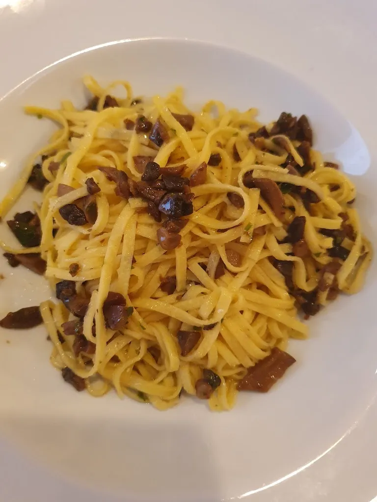 Angela Simoni_La Bettola Di Bruzzi Mauro_Carpaneto Piacentino_recensione