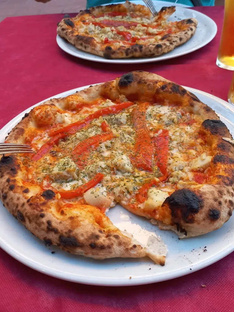 evadne yeates_FONTE VECCHIA_Paglieta_recensione