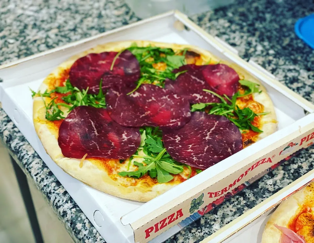 BLACK ISTANBUL Kebap Pizzer_Carpaneto Piacentino_slider_image_2