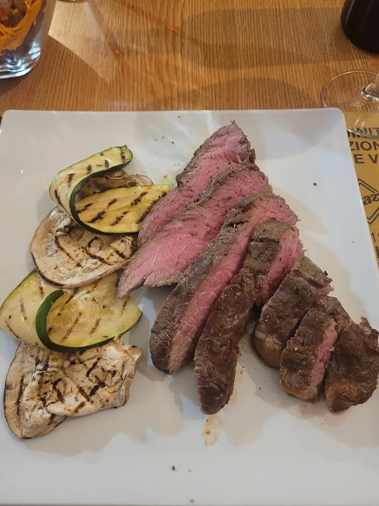 Vassilios Kokkalis_Duomo 13 - Ristosalumeria Carpi_Carpi Centro_review