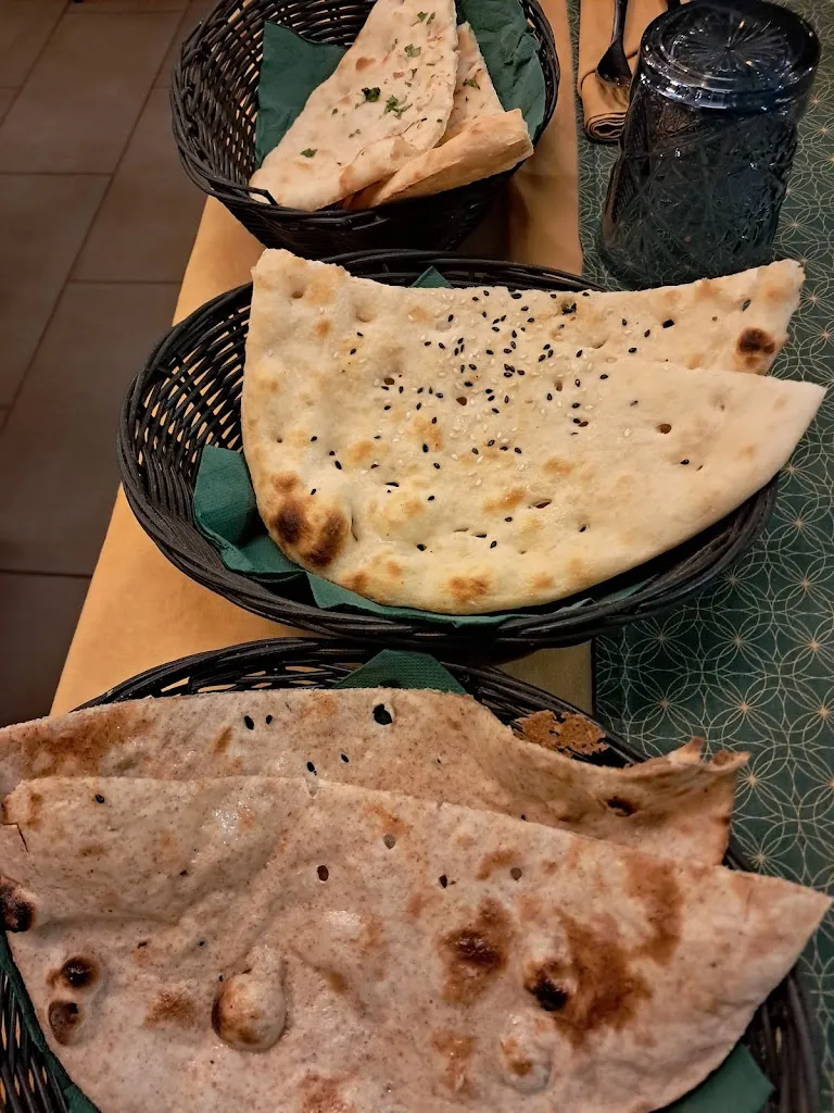 Chaska Ristorante_Carpi Centro_slider_image_2