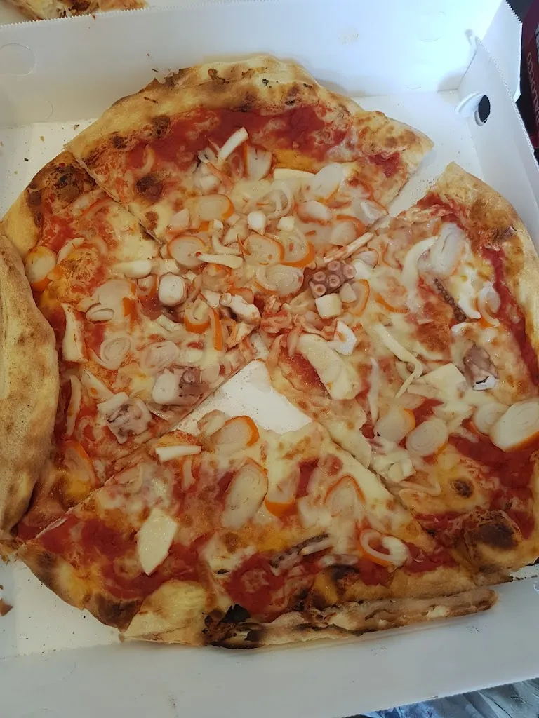 Lorenzo Bortoli_La Perla_Carpi Centro_review