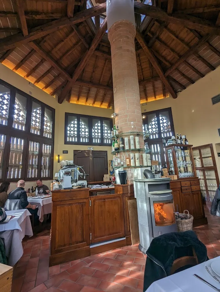 Carnoteca in Osteria Vecchia_Casalgrande_slider_image_1