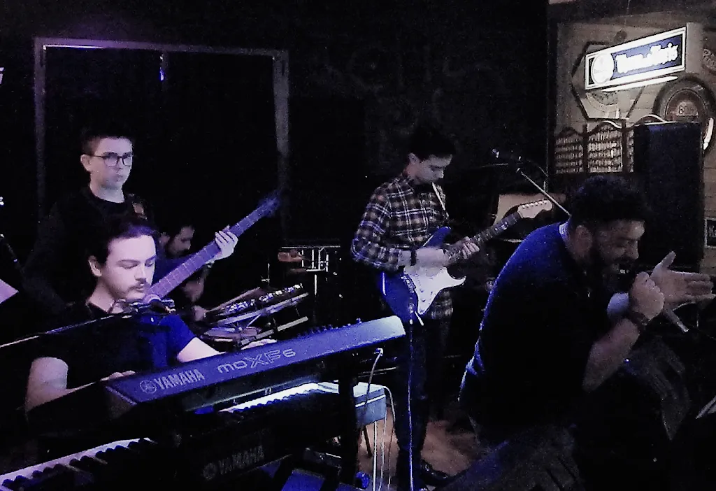 Lisa De Siena_Barricada Cafè_Casalgrande_review