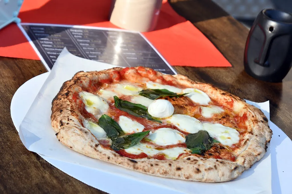 Pizza Dock_Casalgrande_slider_image_3