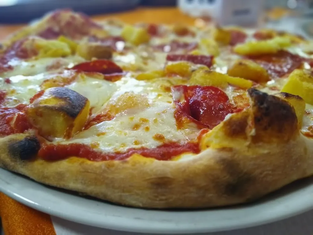 L' Angolo della Pizza_Casalgrande_slider_image_3