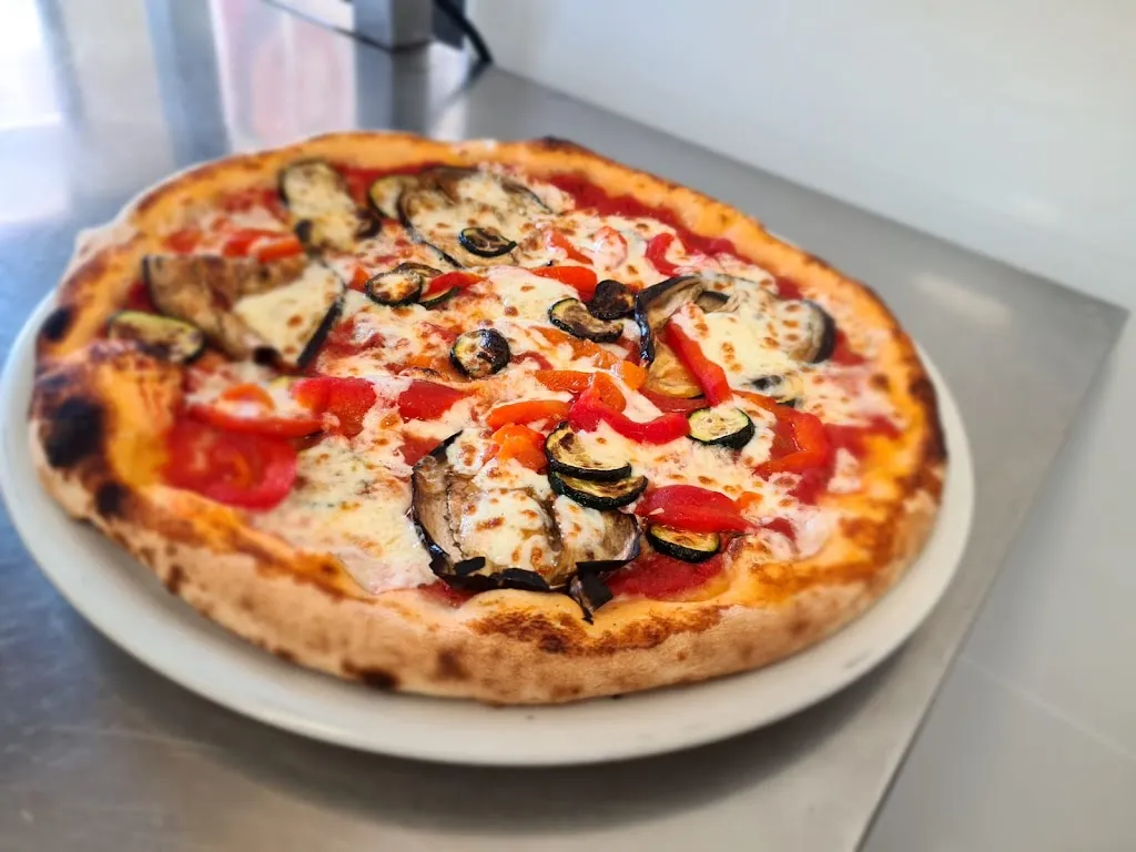 Francesca Simeone_Big Ben Pizzeria Casalgrande_Casalgrande_review
