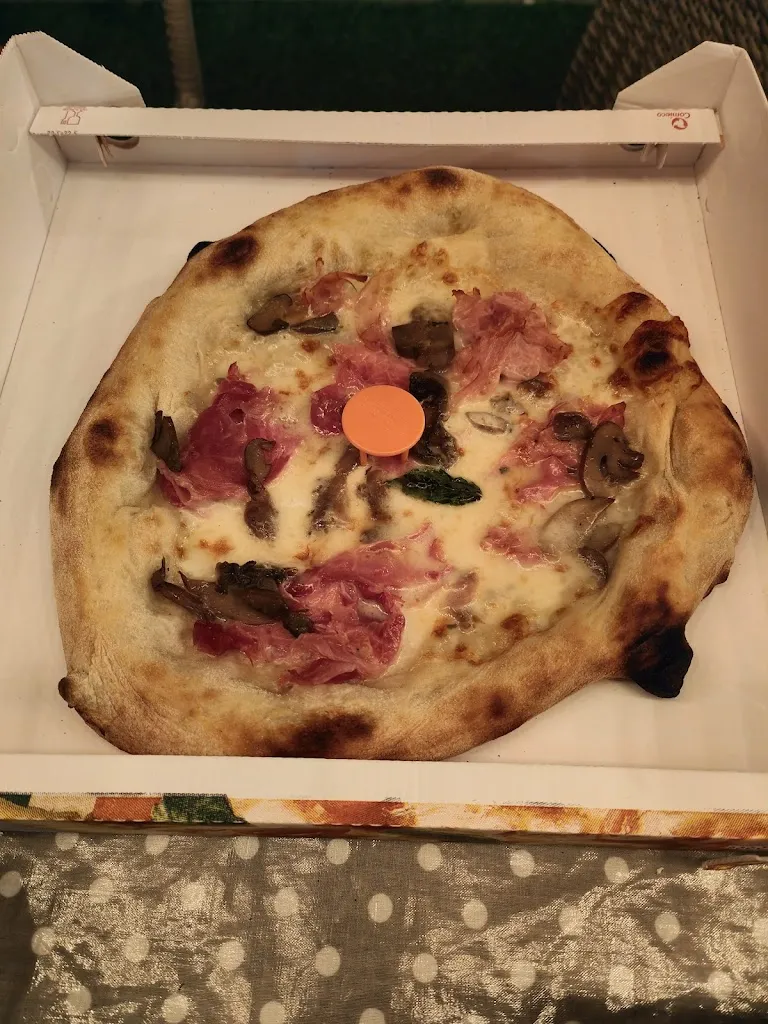 Elena Bertacchini_Pizzeria Gana Loca_Casalgrande_review