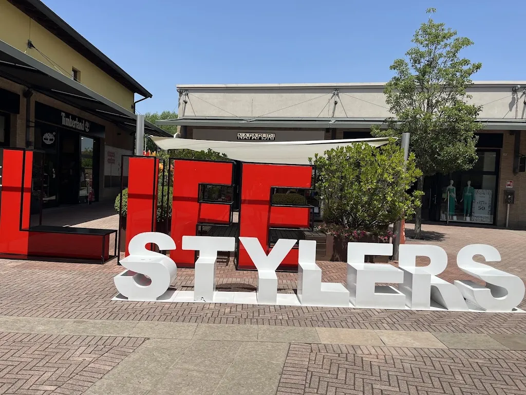 Fahd Batayneh فهد بطاينة_Castel Guelfo The Style Outlets_Castel Guelfo di Bologna_recensione