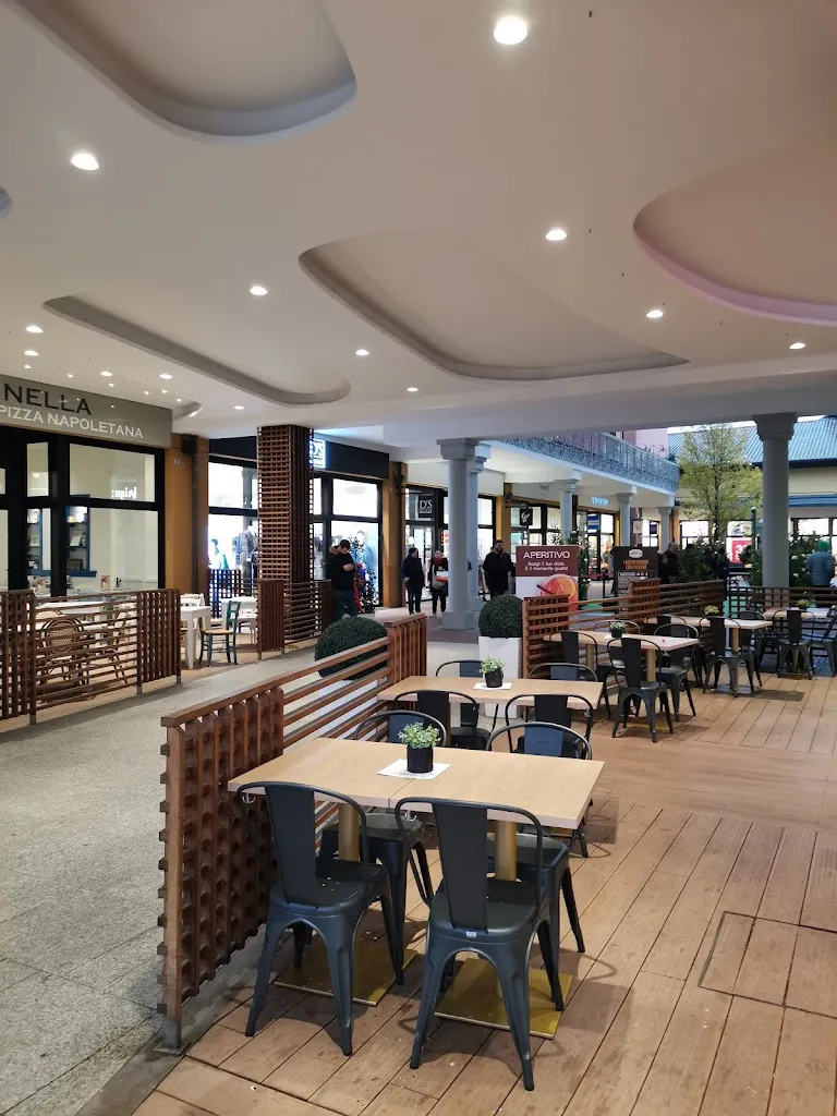 Castel Guelfo The Style Outlets_Castel Guelfo di Bologna_slider_image_3