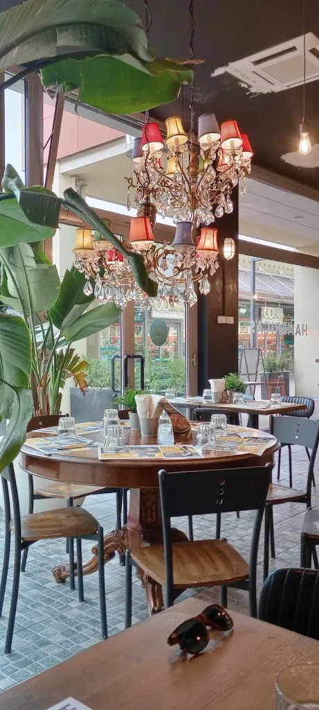 Hamerica's_Castel Maggiore_slider_image_3