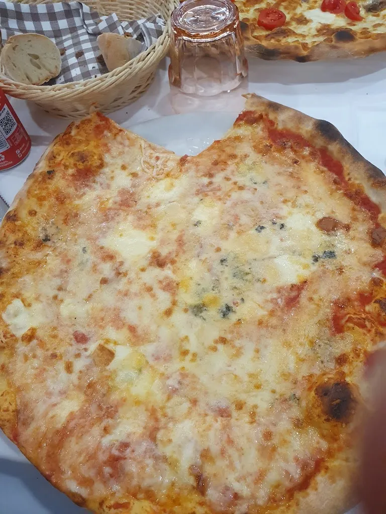 Bachir Abderrezak Guezout_Ristorante-Pizzeria Le Rose Due_Castel Maggiore_review