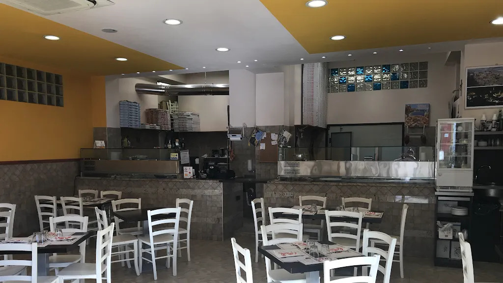 Pizzeria 2 Forni_Castel Maggiore_slider_image_1