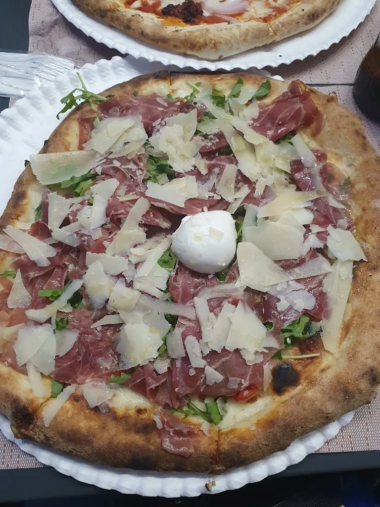 Monika Wlodarczyk_Pizzeria D'asporto Tutta N'ata Storia_Castel Maggiore_review