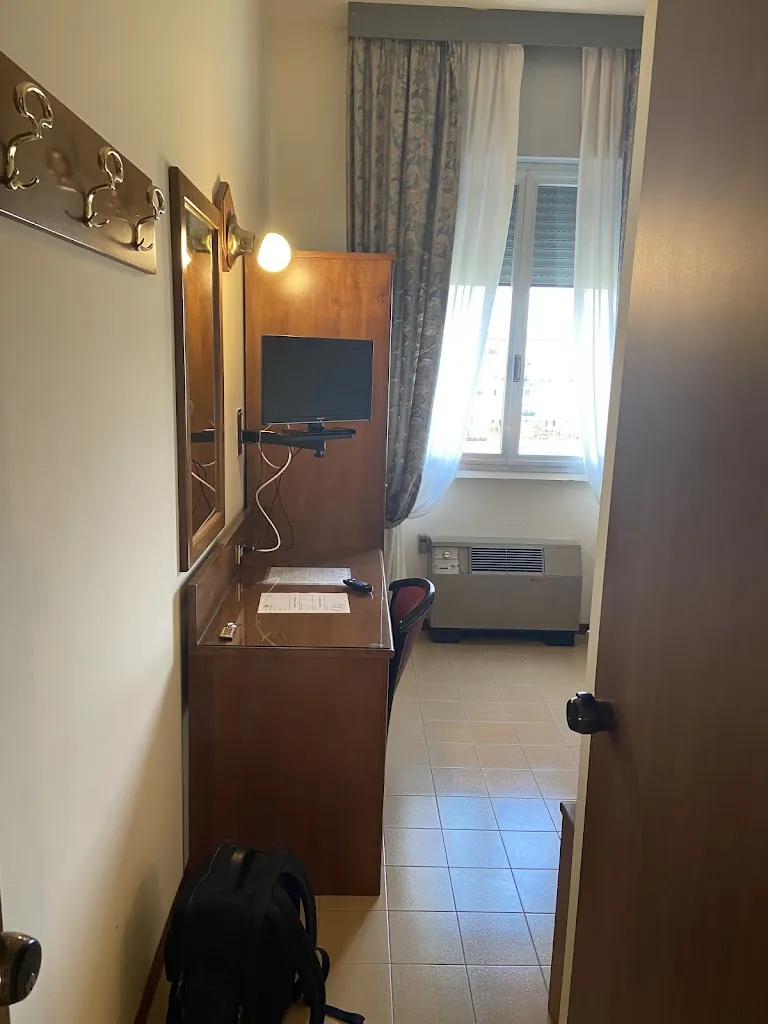 Mariano D._Albergo Olimpic_Castel Maggiore_review