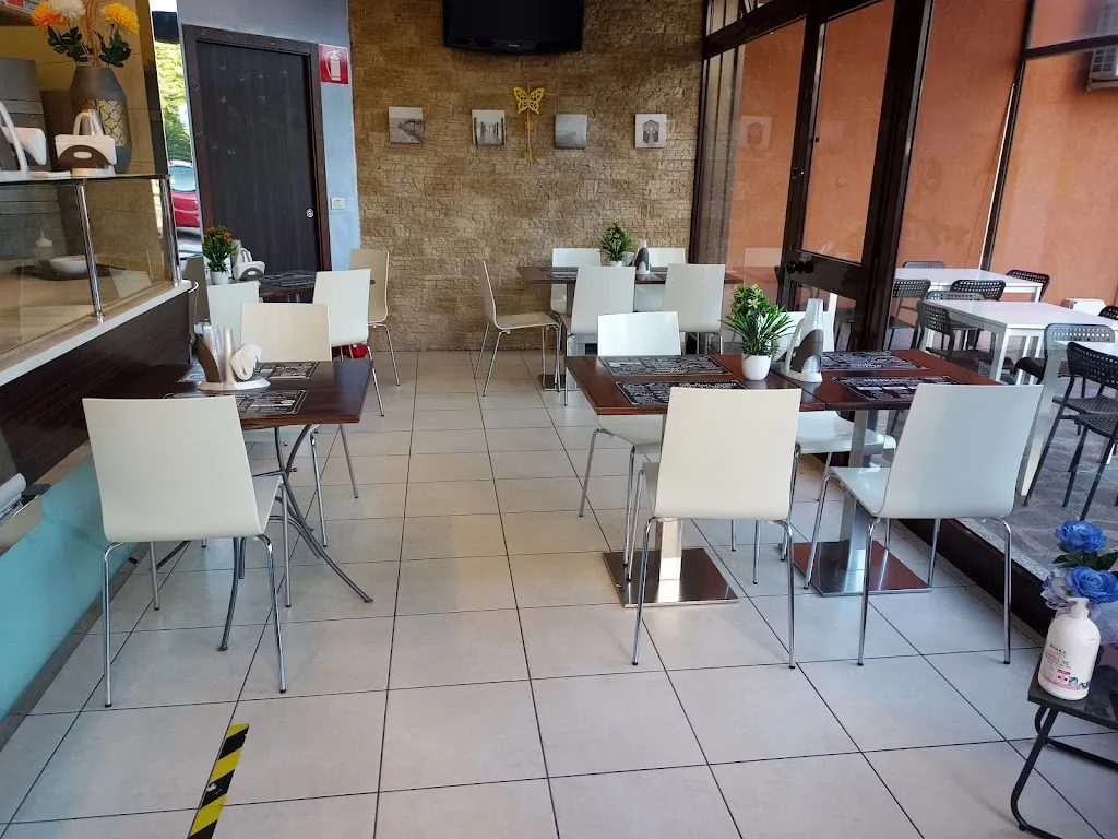 Pizzeria Mediterraneo Pizza D'Autore Castel Maggiore_Castel Maggiore_slider_image_2