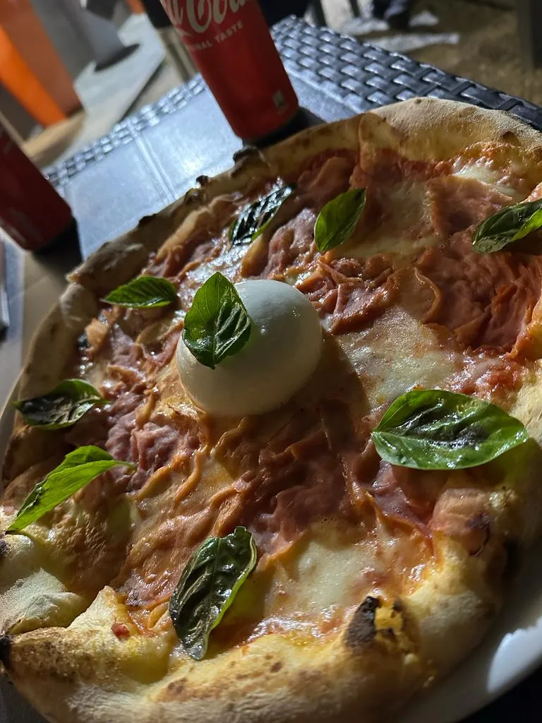 Elena Anzalone_Pizzeria Da Gino_Castelfranco Emilia_review