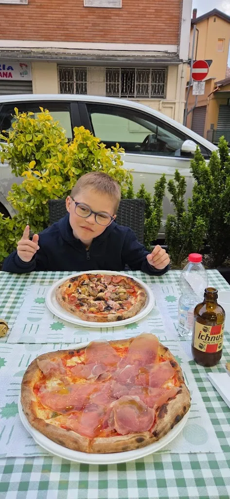 Adri M_Pizzeria Da Riccardo_Castelfranco Emilia_review