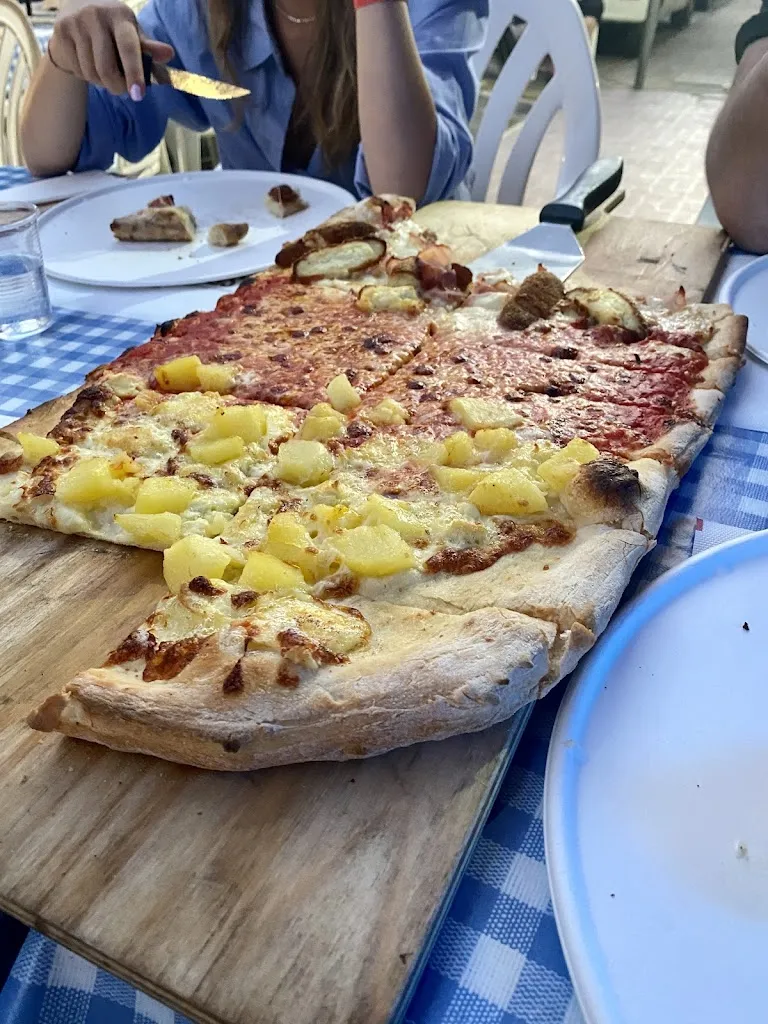 Luna K_Pizzeria Da Riccardo_Castelfranco Emilia_review