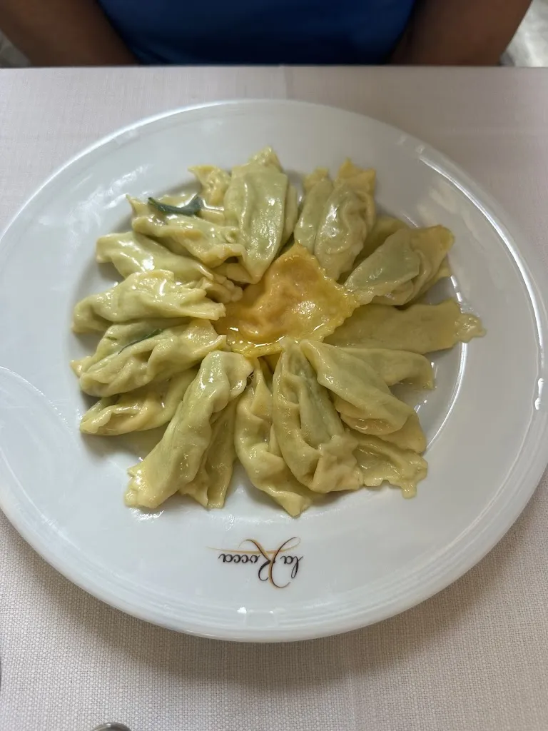 maurizio vagnozzi_Bar Ristorante La Rocca 1964_Castell'Arquato_review