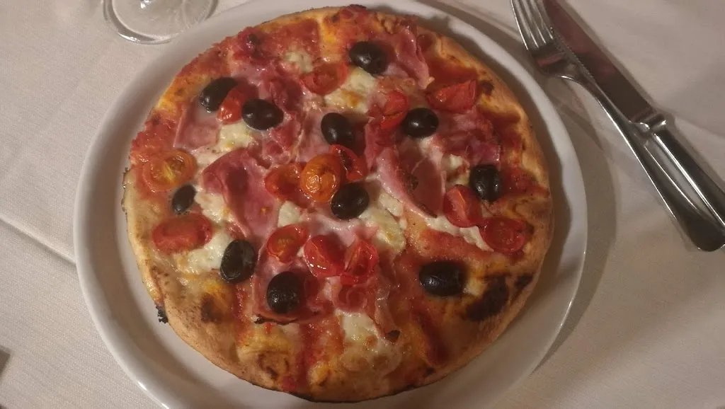 Menu_Saloon Bar_Castelnovo di Sotto_image_2