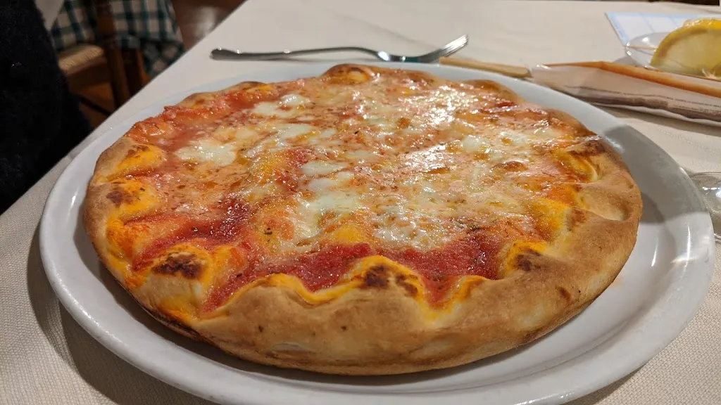 Menu_Saloon Bar_Castelnovo di Sotto_image_8