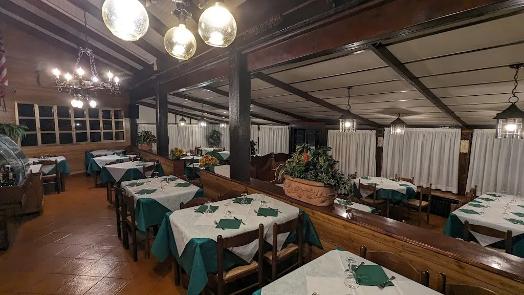 Saloon Bar_Castelnovo di Sotto_slider_image_3