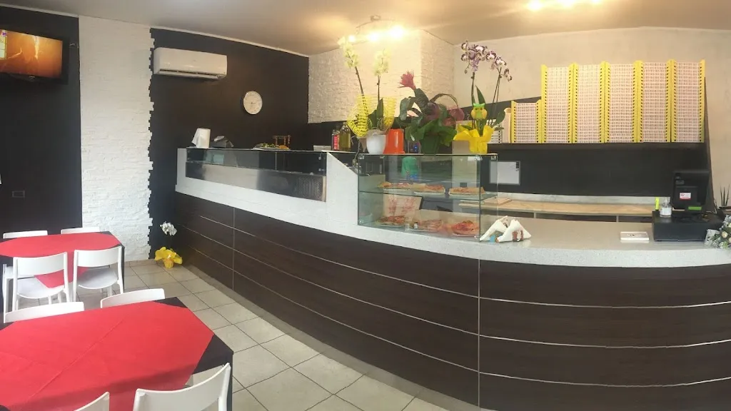 Pizzeria mk 2_Castelnovo di Sotto_slider_image_1