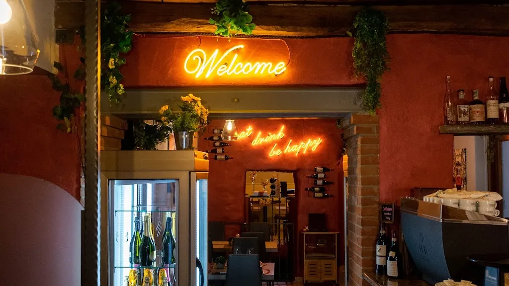 Fermata 24 “Ristorante & Pizzeria” restaurant in Castelletto